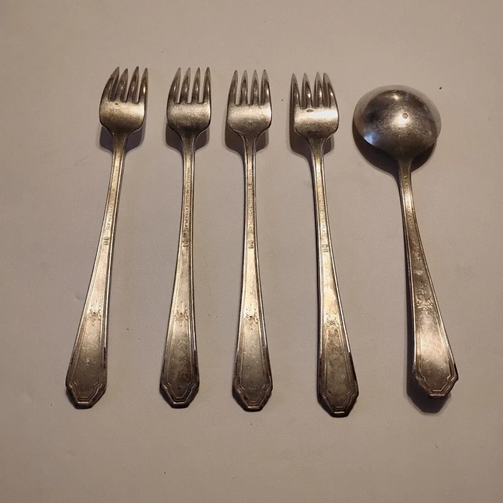 Wm Rogers CHALFONTE Silverplate International 1926 Silverware 4-Dinner‎ Forks
